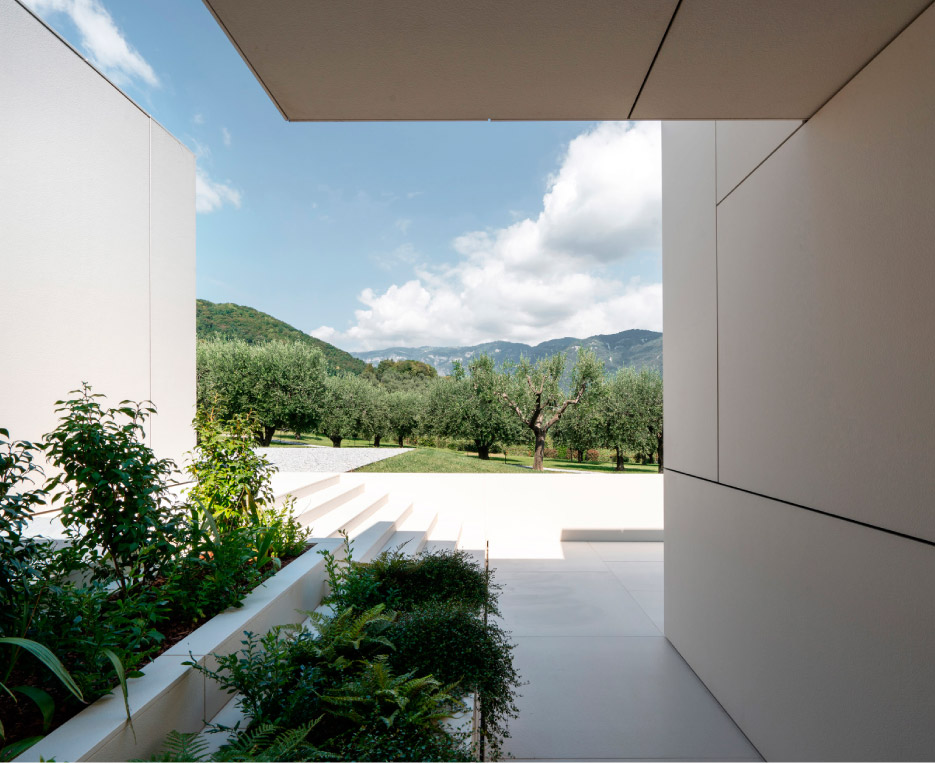Lapitec Sintered stone slabs are now available in even larger sizes for better performance in the world of architecture and interior design.
