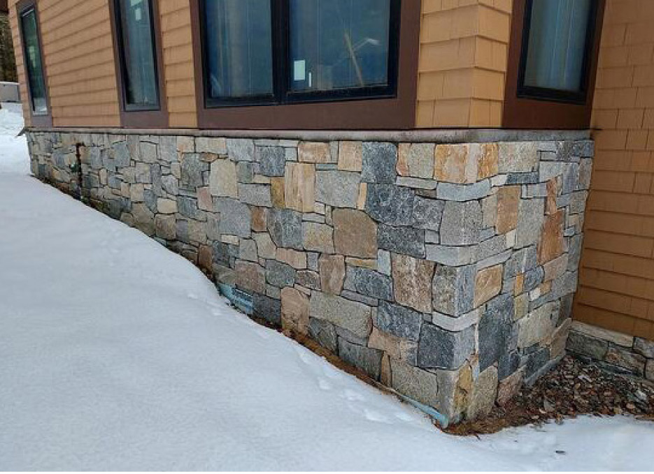 This project features a custom mix of CT Blend thinstone patterns. 