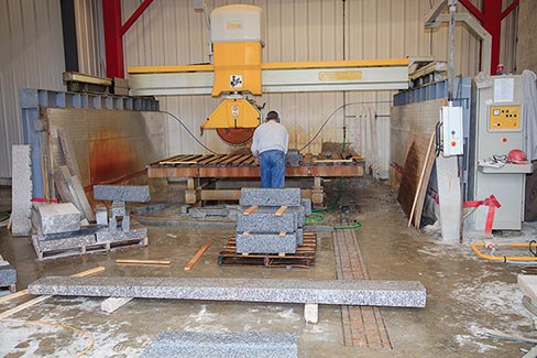 Freshwater Stone sawyer Mike Gervasi setting up he GMM Litox for his next cut. During my visit I had an excellent conversation with Mike about stone, cutting techniques and the company, “We have some really great people, and Freshwater Stone’s success is indeed due to their dedication and performance.